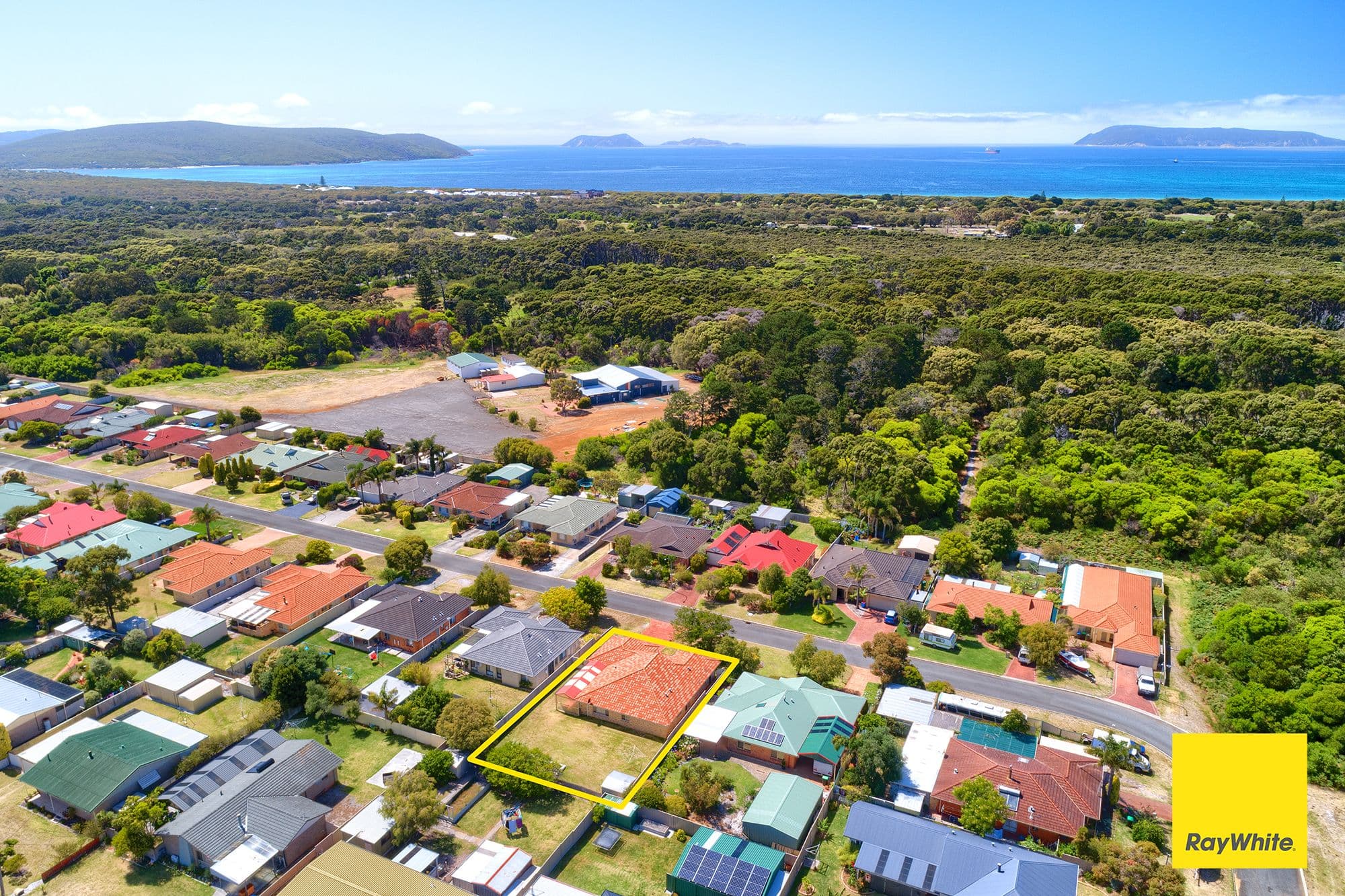 29 Ardross Crescent, Collingwood Park WA 6330, Collingwood Park - Thumbnail 2
