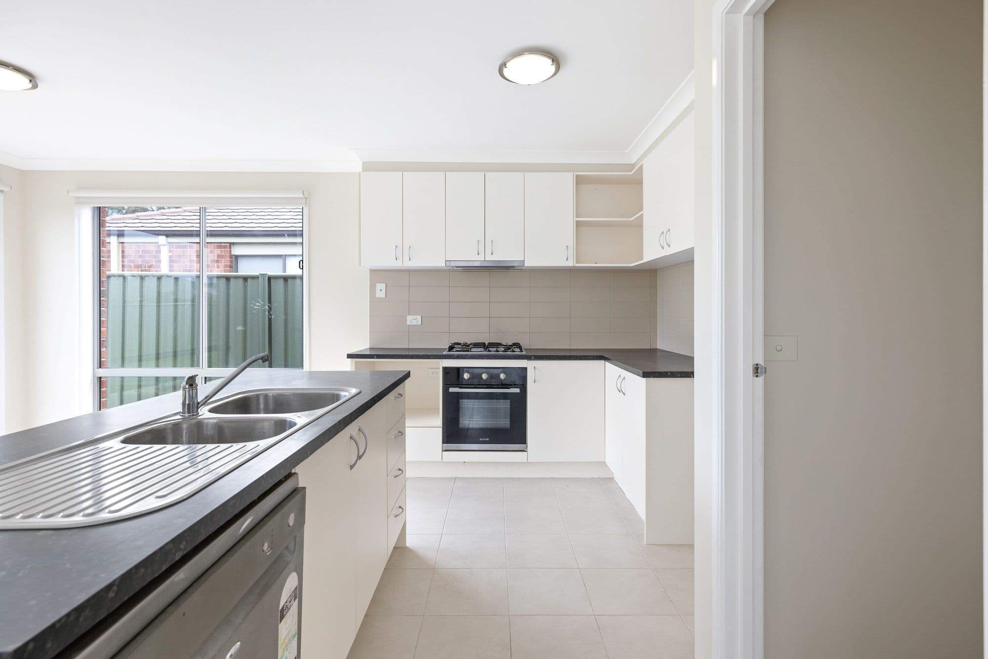 11 Manuka Grove, Wyndham Vale VIC 3024, Wyndham Vale - Thumbnail 3
