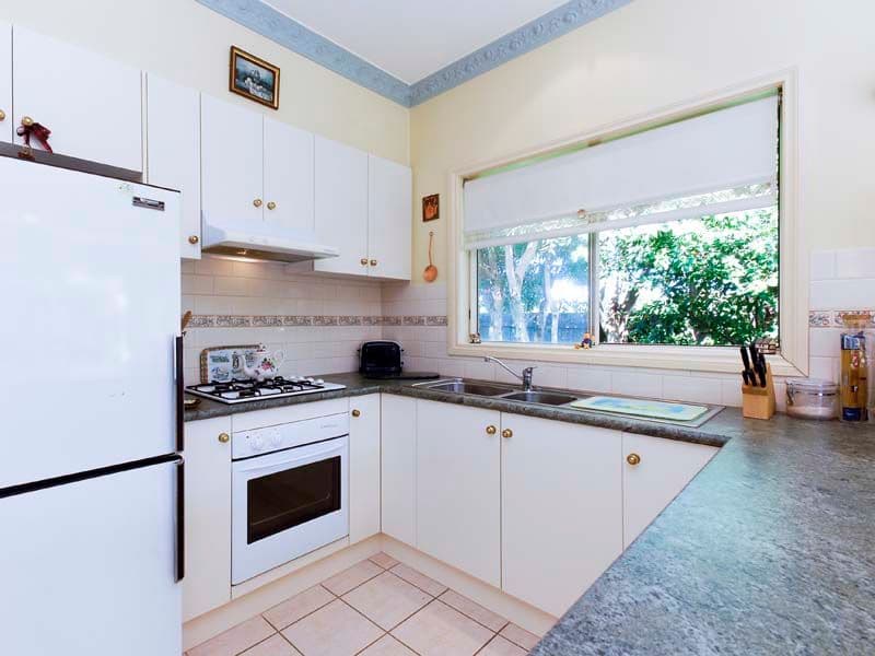 10 Cabernet Court, WAURN PONDS VIC 3216, Waurn Ponds - Thumbnail 4