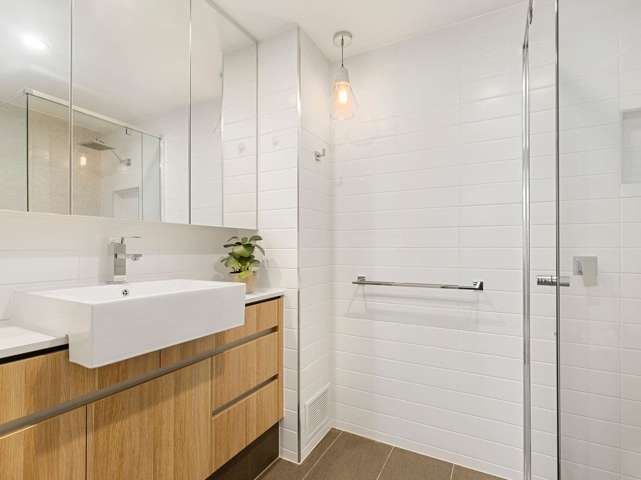 61 Ludwick Street, Cannon Hill QLD 4170, Cannon Hill - Thumbnail 7