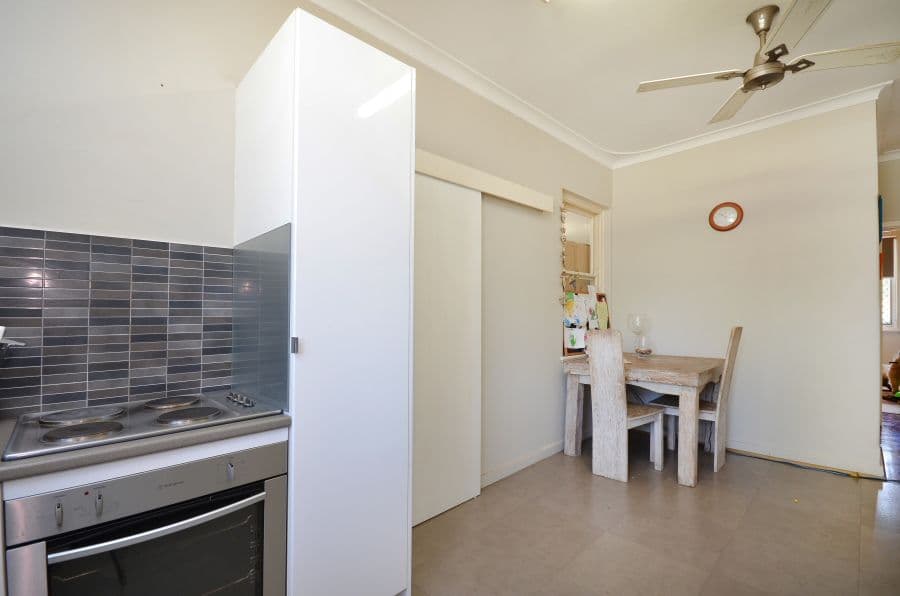 House 399 Sydenham Street, Belmont WA 6104, Belmont - Thumbnail 3