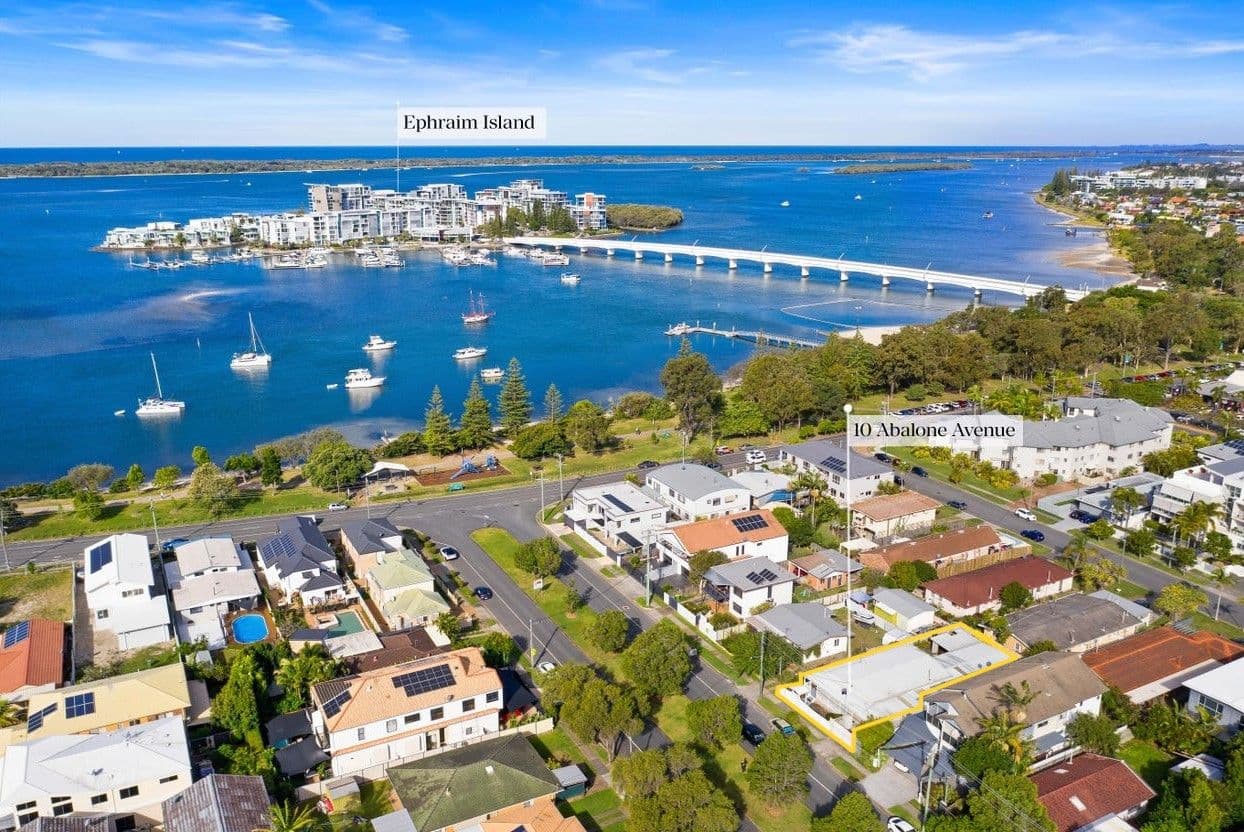 10 Abalone Avenue, Paradise Point QLD 4216, Paradise Point - Thumbnail 4