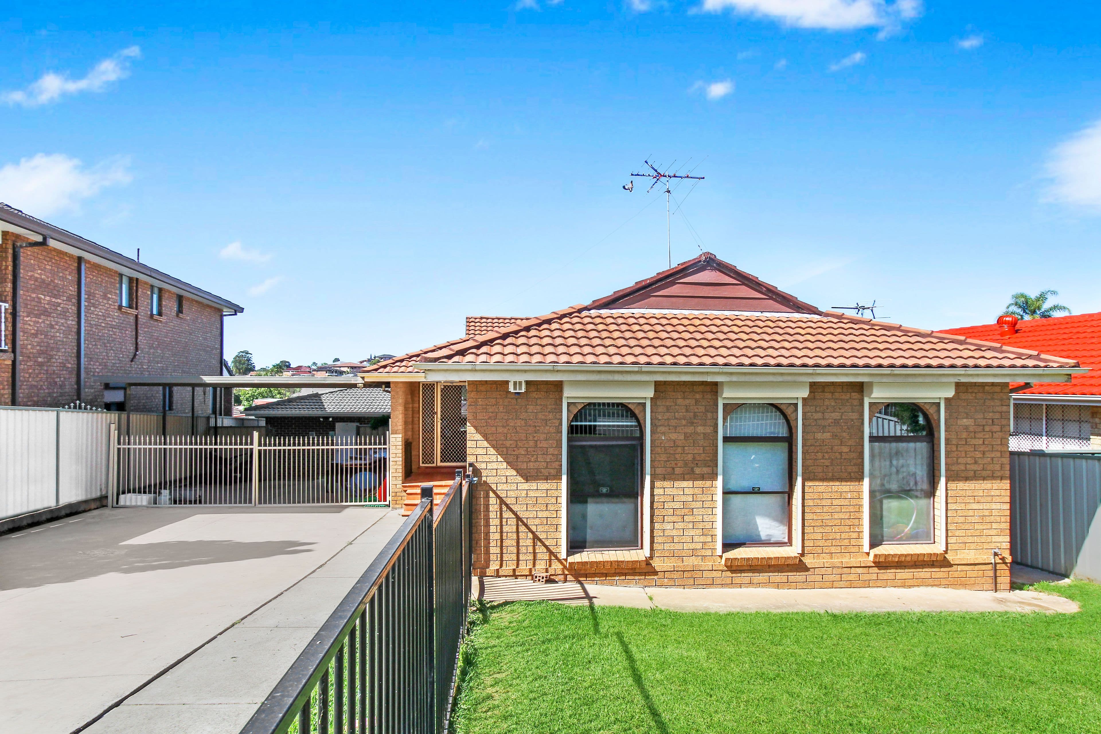 148 Kalang Road, Edensor Park - Thumbnail 2