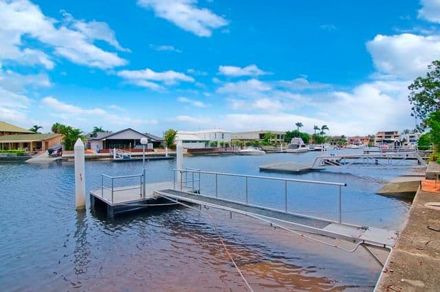 19 Markham Avenue, RUNAWAY BAY QLD 4216, Runaway Bay - Thumbnail 2