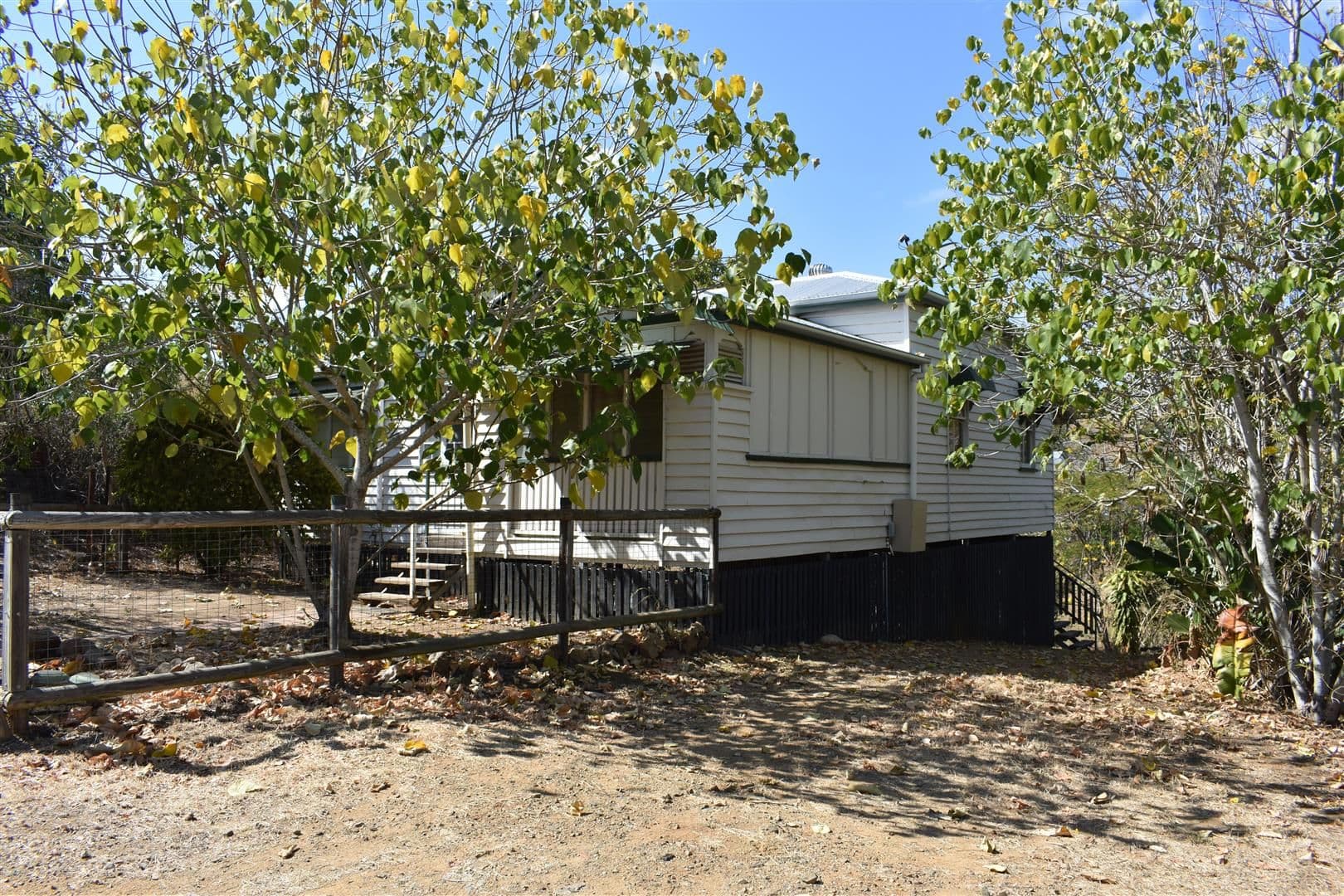 42 Gordon Street, Mount Morgan QLD 4714, Mount Morgan - Thumbnail 2