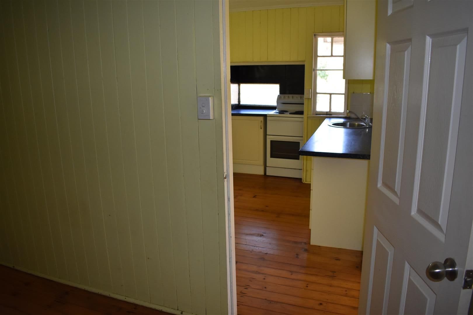 42 Gordon Street, Mount Morgan QLD 4714, Mount Morgan - Thumbnail 5