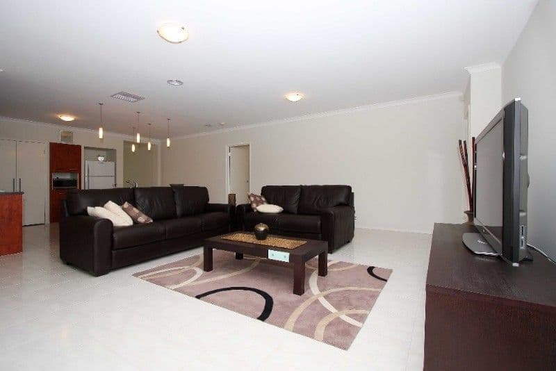 16 Kitchin Road, SOUTH MORANG VIC 3752, South Morang - Thumbnail 3
