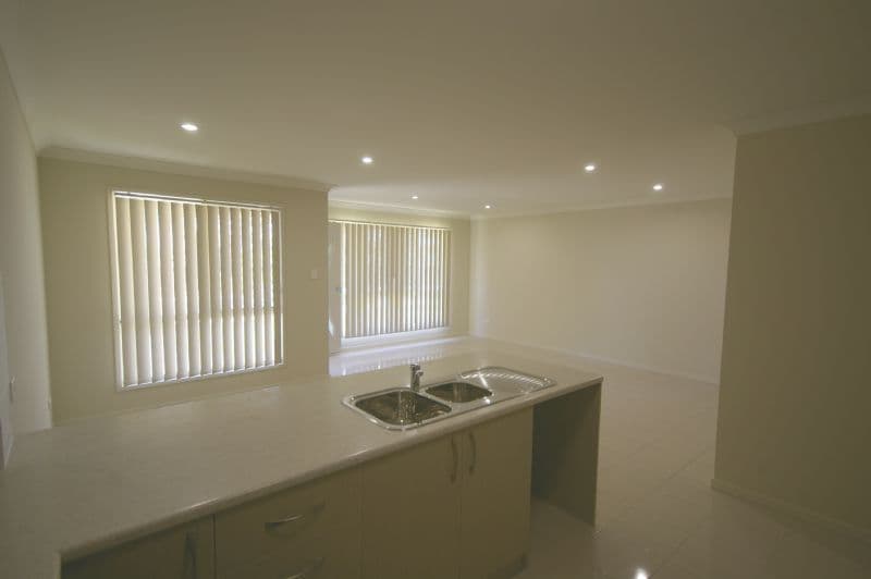 12 Glorious Promenade, REDBANK PLAINS QLD 4301, Redbank Plains - Thumbnail 4