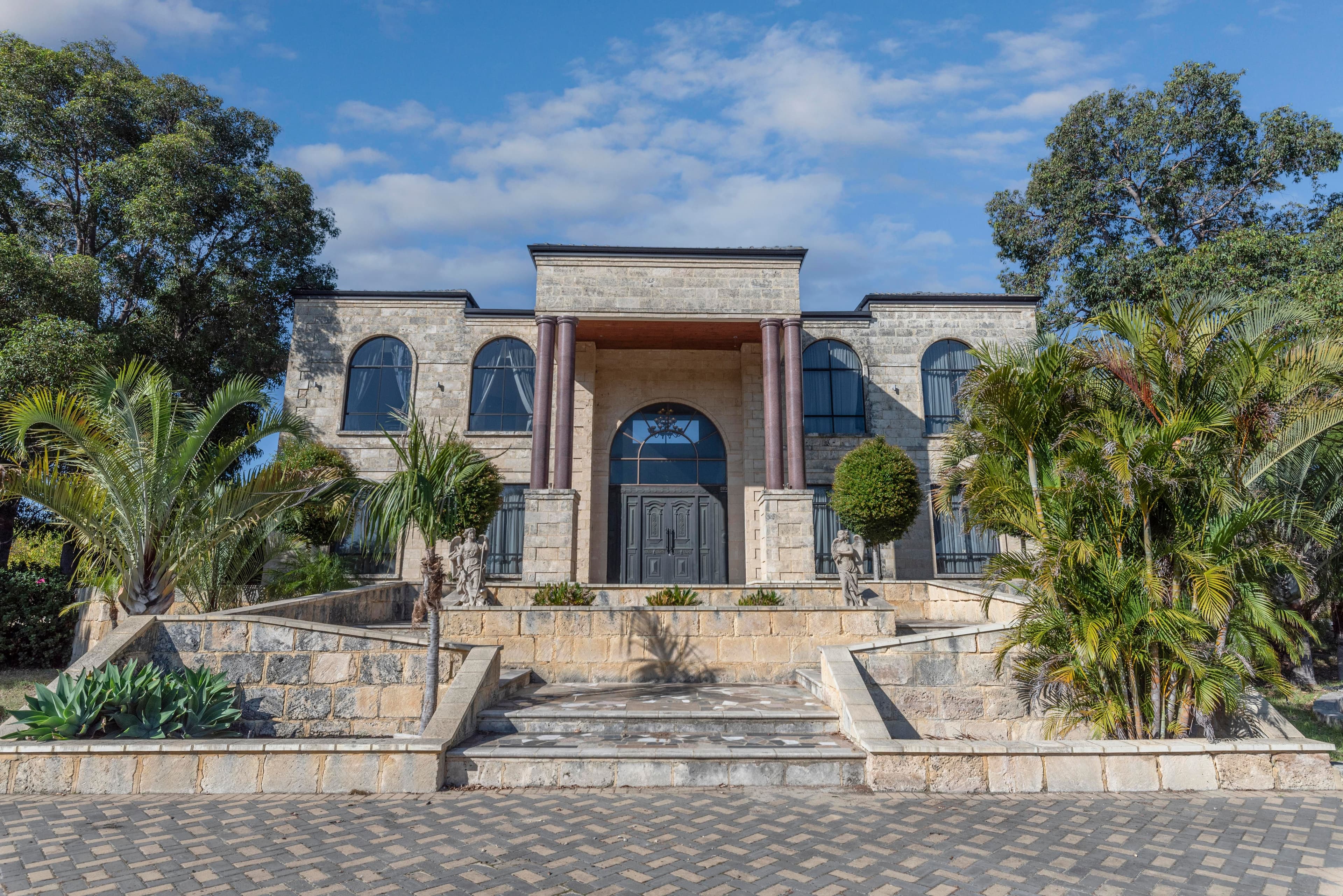 5 Grayswood Court, Landsdale WA 6065, Landsdale - Thumbnail 2