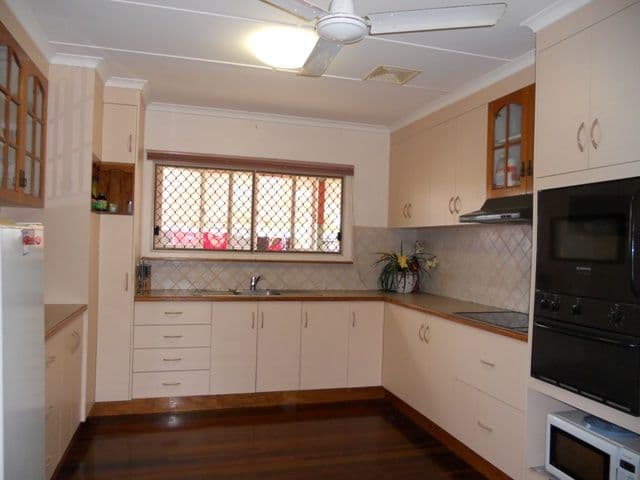 2 McGinn Street, WEST MACKAY QLD 4740, West Mackay - Thumbnail 2