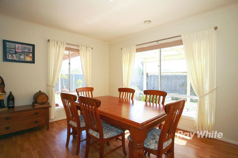 2 Galway Place, CRANBOURNE VIC 3977, Cranbourne - Thumbnail 3