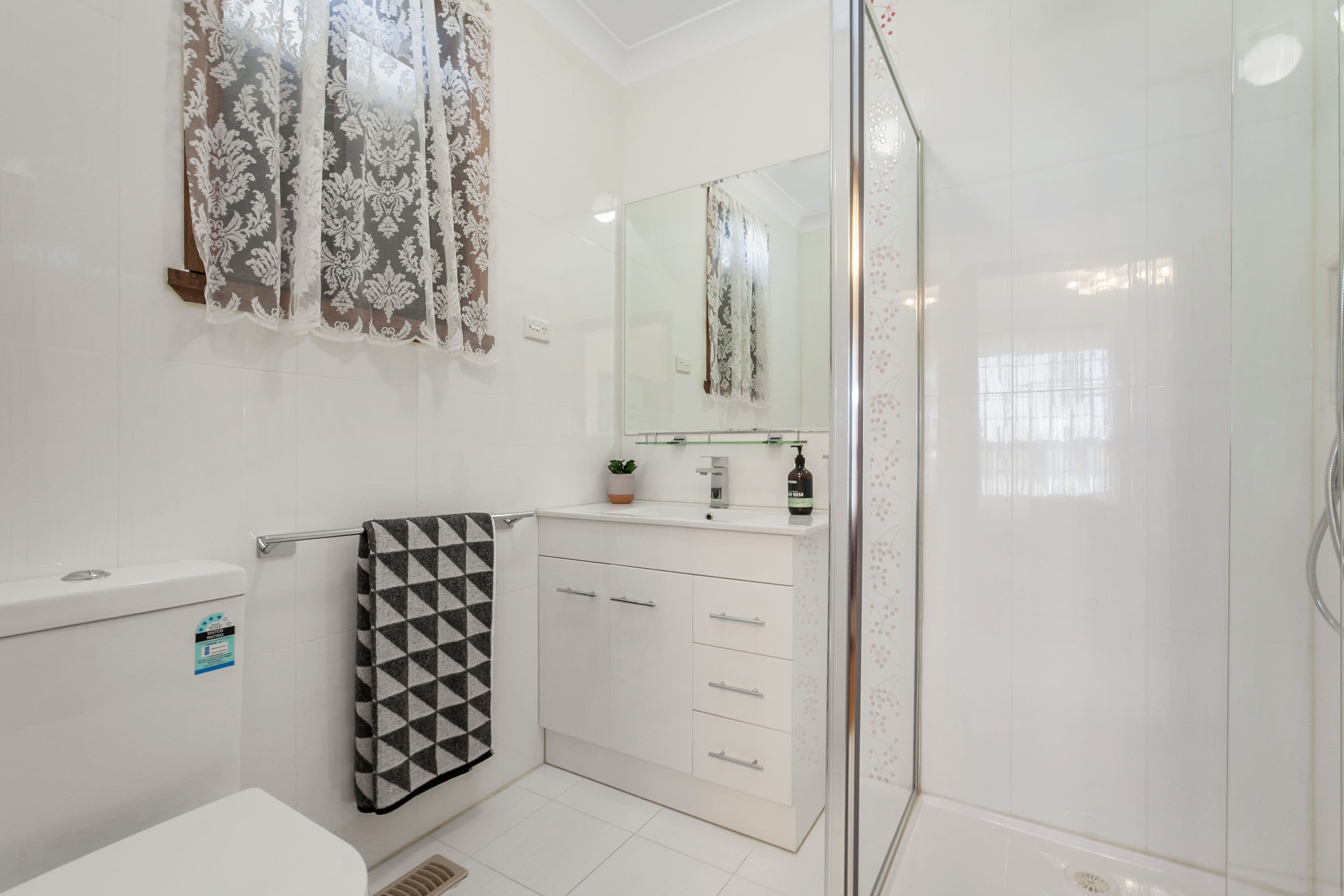 12 Sycamore Street, Mill Park VIC 3082, Mill Park - Thumbnail 7