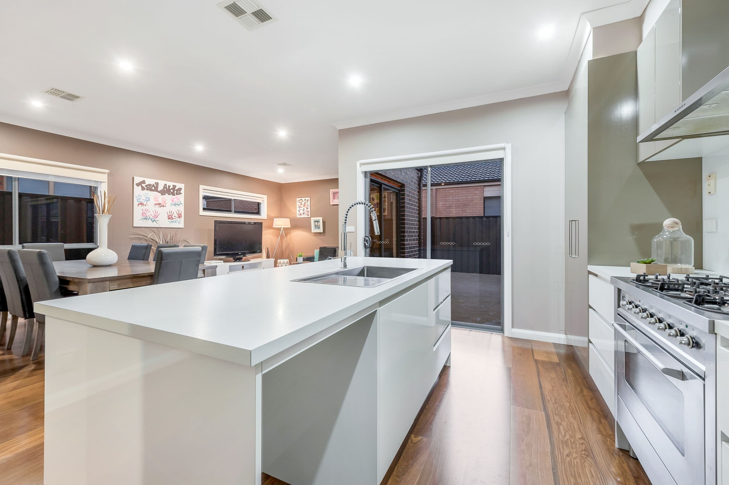 19 Fermont Avenue, Craigieburn VIC 3064, Craigieburn - Thumbnail 2