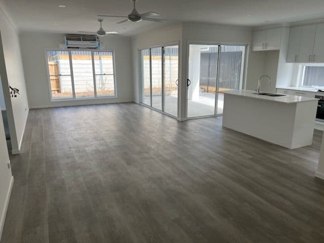 18 Einasleigh Street, Morayfield QLD 4506, Morayfield - Thumbnail 3