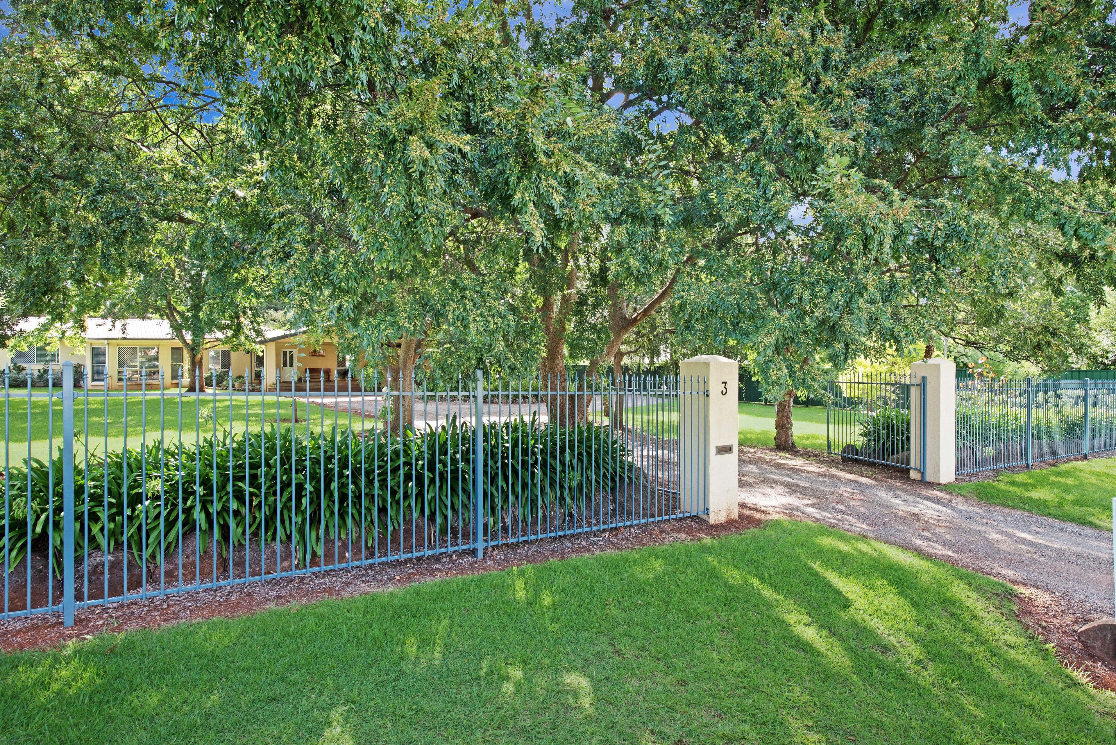 3 Lucinda Avenue, Highfields QLD 4352, Highfields - Thumbnail 2