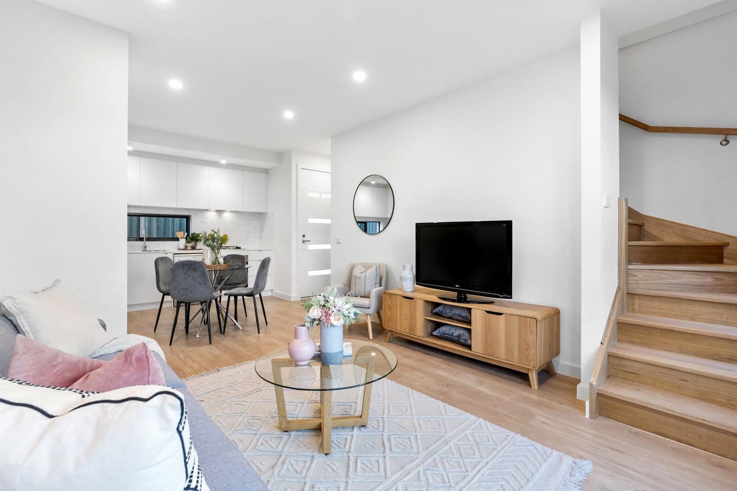 35 Macartney Street, Reservoir VIC 3073, Reservoir - Thumbnail 2