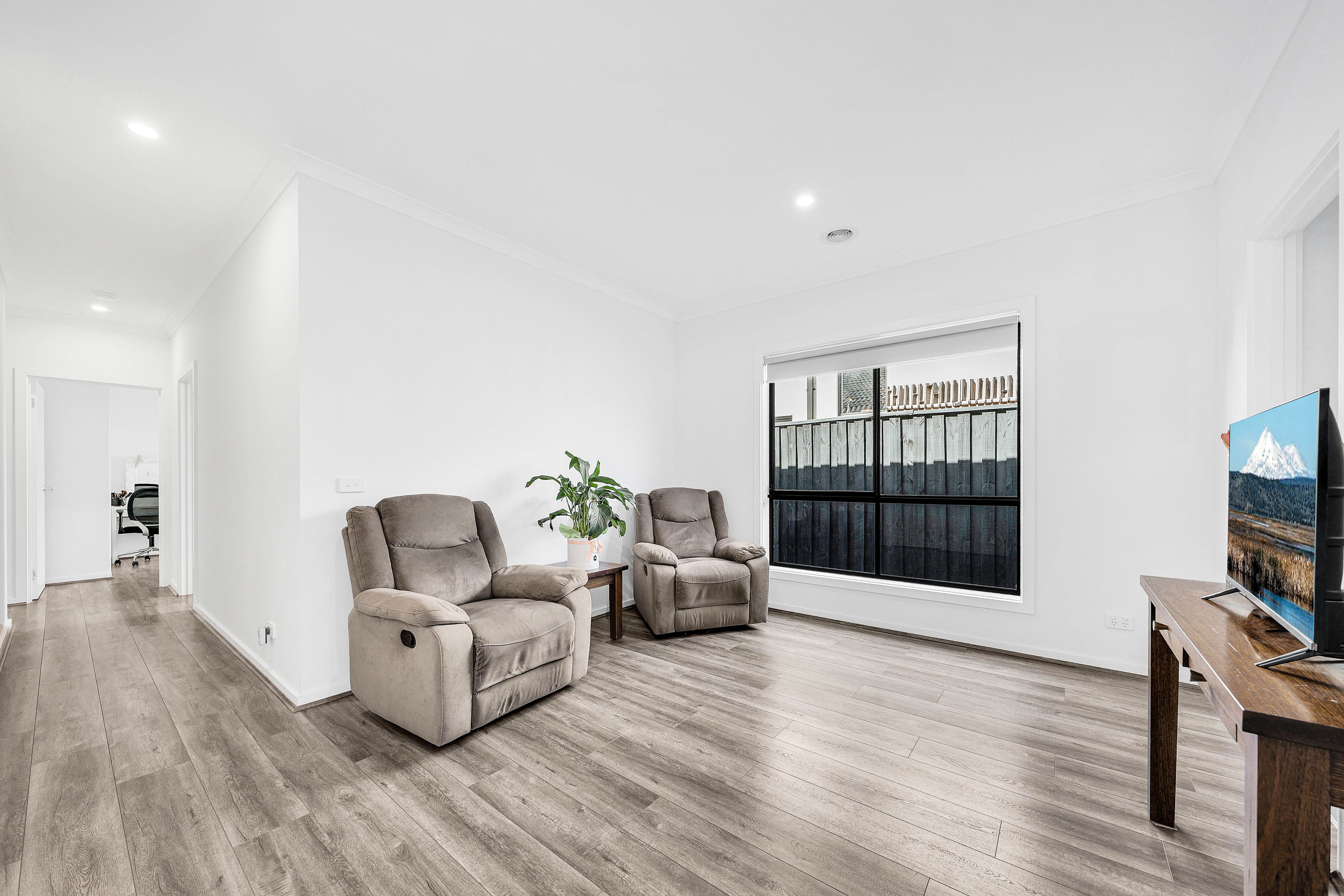 24 Burgess Street, Mernda VIC 3754, Mernda - Thumbnail 3