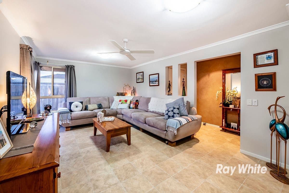 2 Christine Street, Cranbourne VIC 3977, Cranbourne - Thumbnail 3