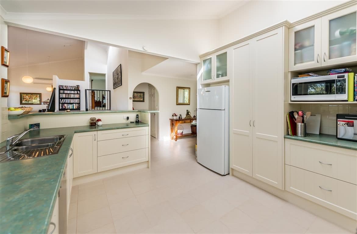 34 Camden Court, HELENSVALE QLD 4212, Helensvale - Thumbnail 6