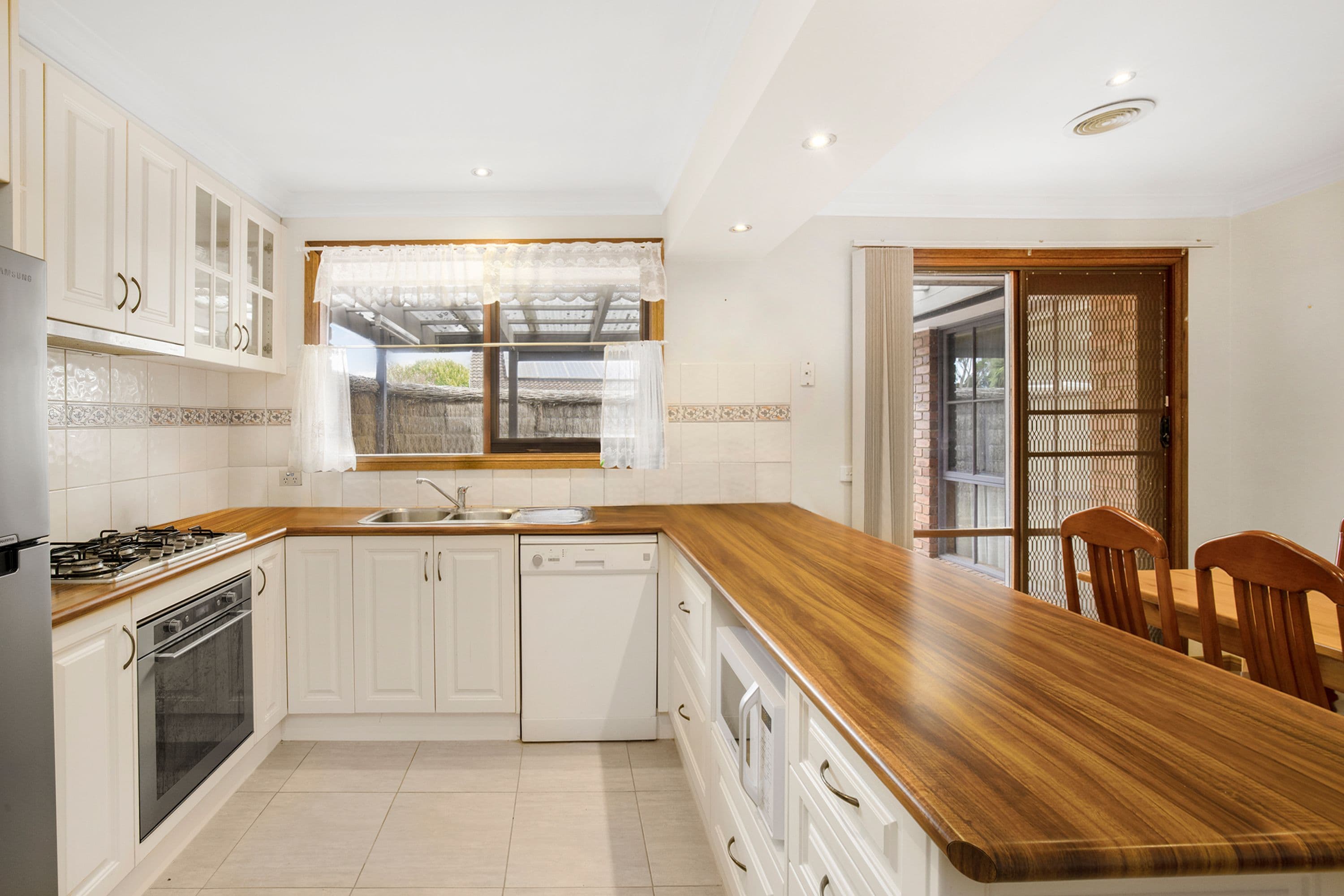 31 Kingston Avenue, Pakenham VIC 3810, Pakenham - Thumbnail 5