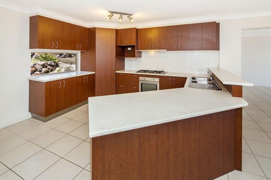 14 Sangster Crescent, PACIFIC PINES QLD 4211, Pacific Pines - Thumbnail 8