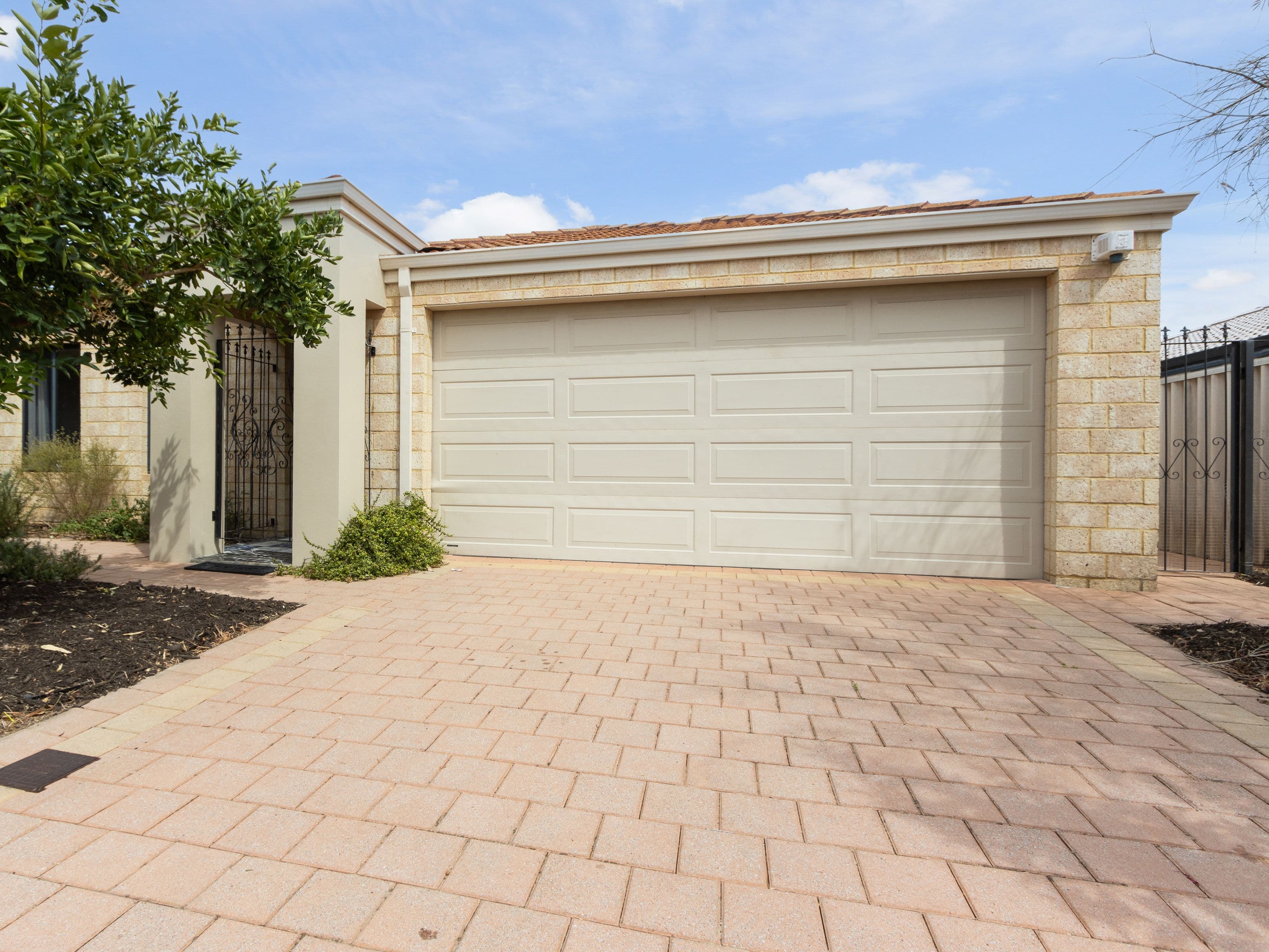 26 Salesian Court, Queens Park WA 6107, Queens Park - Image 1