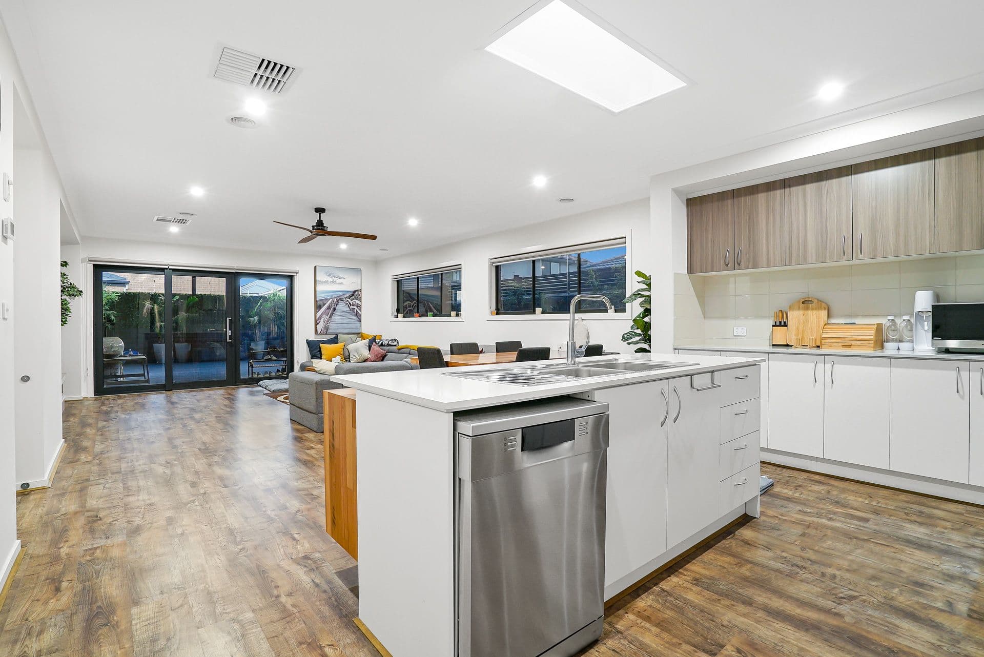 60 Warmbrunn Crescent, Berwick VIC 3806, Berwick - Thumbnail 5