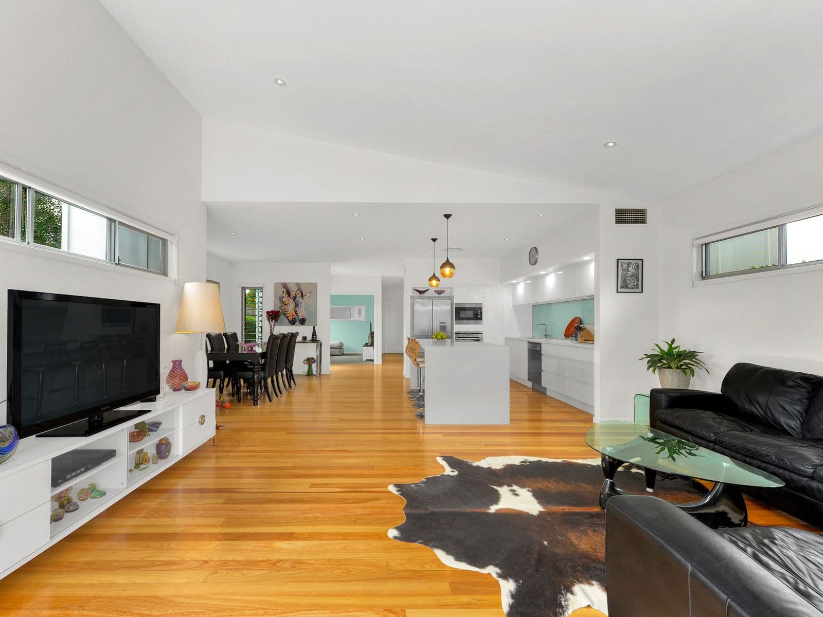 18 Melbourne Avenue, Camp Hill QLD 4152, Camp Hill - Thumbnail 2