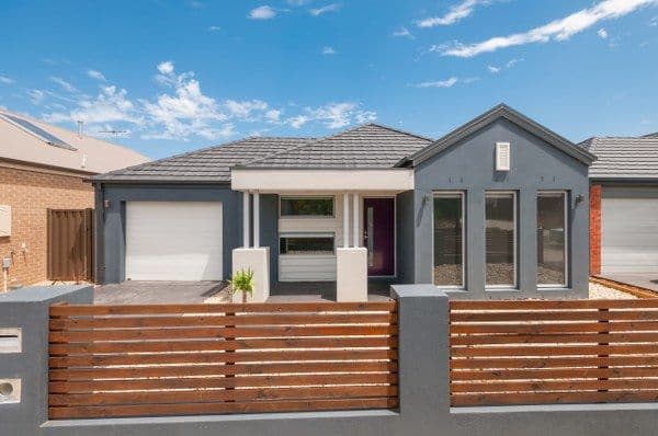 8 Clarendon Avenue, CRAIGIEBURN VIC 3064, Craigieburn - Image 1