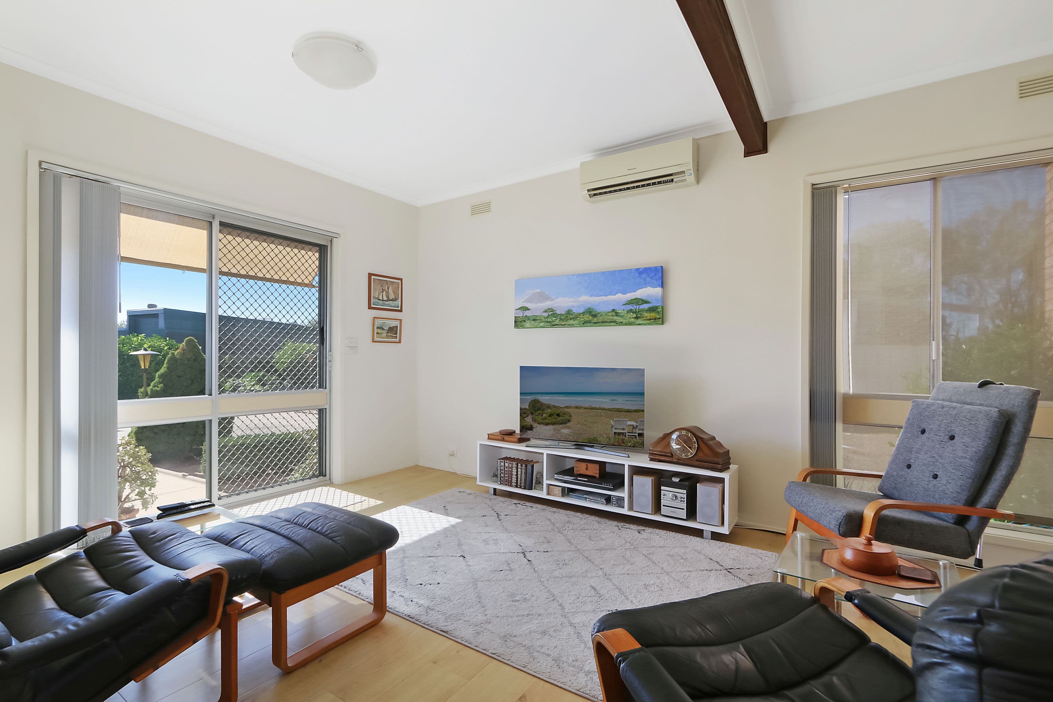 11 Angus Avenue, West Wodonga VIC 3690, West Wodonga - Thumbnail 2