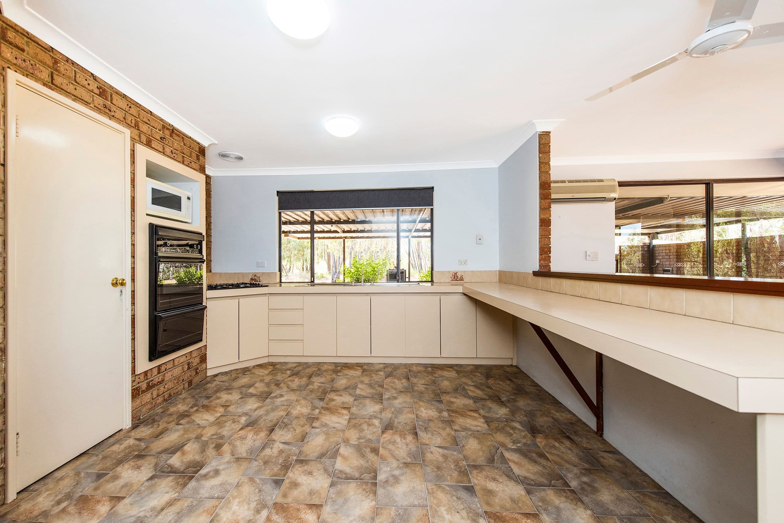 52 Hillside Place, Bullsbrook WA 6084, Bullsbrook - Thumbnail 2