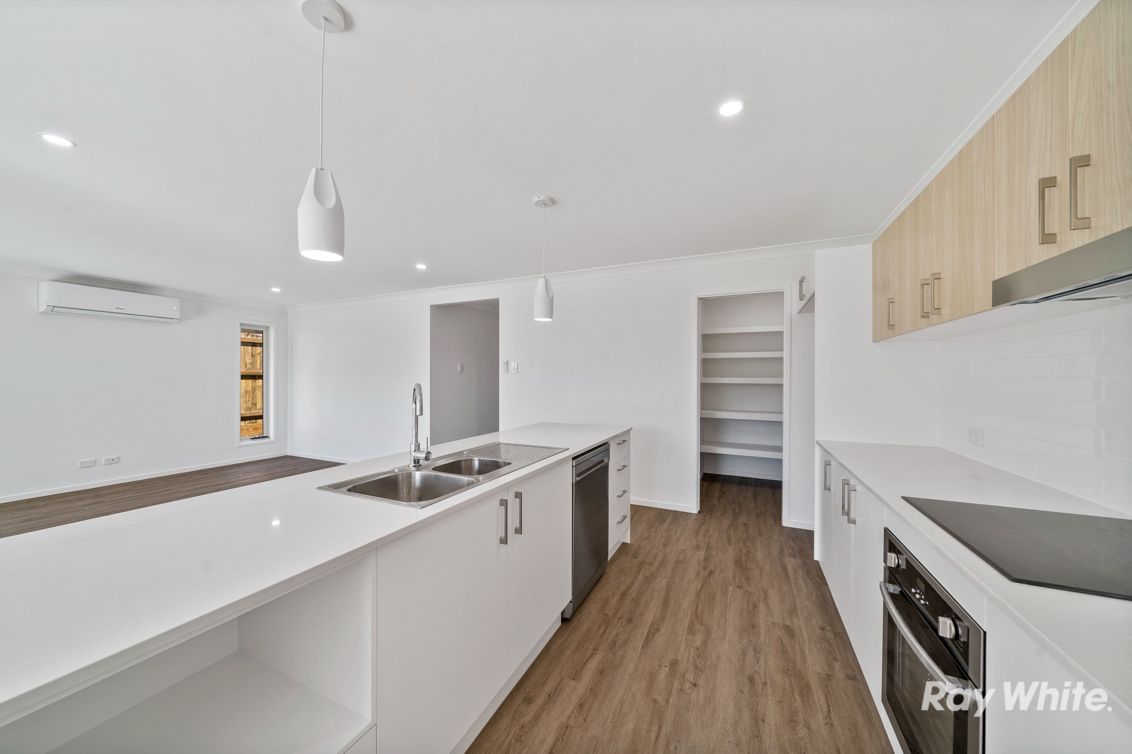 2 Vivienne Way, Marsden QLD 4132, Marsden - Thumbnail 2