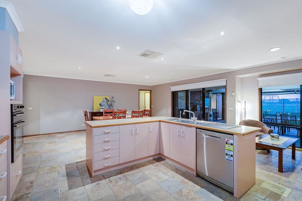 34 Ilani Street, Epping VIC 3076, Epping - Thumbnail 2