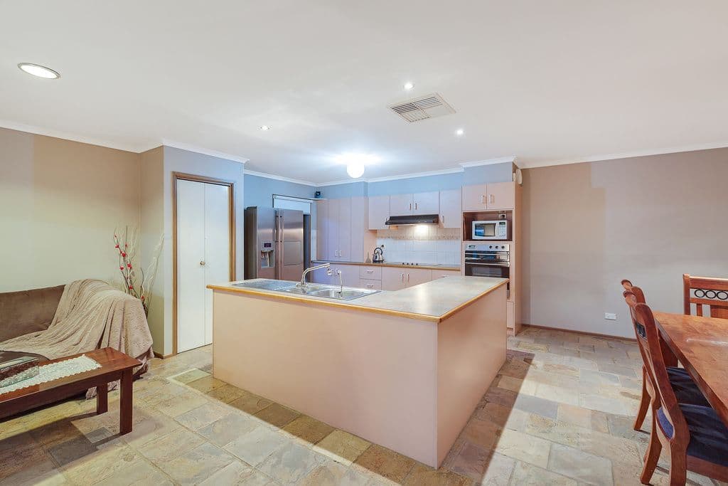 34 Ilani Street, Epping VIC 3076, Epping - Thumbnail 3