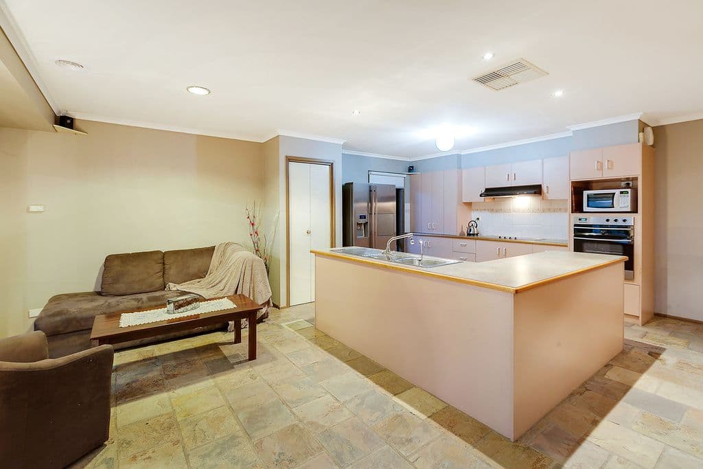 34 Ilani Street, Epping VIC 3076, Epping - Thumbnail 4