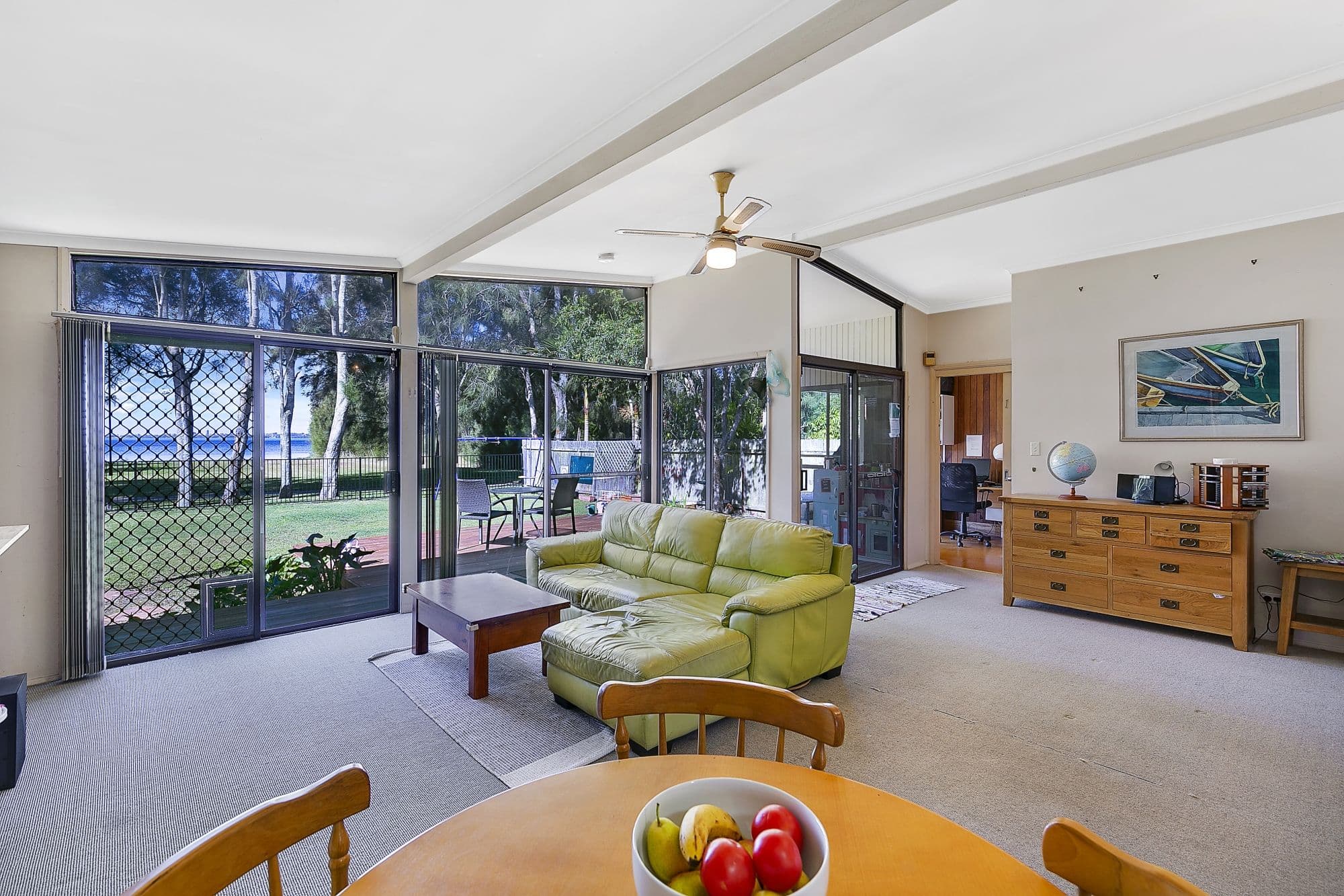 353 Lakedge Avenue, Berkeley Vale - Thumbnail 3