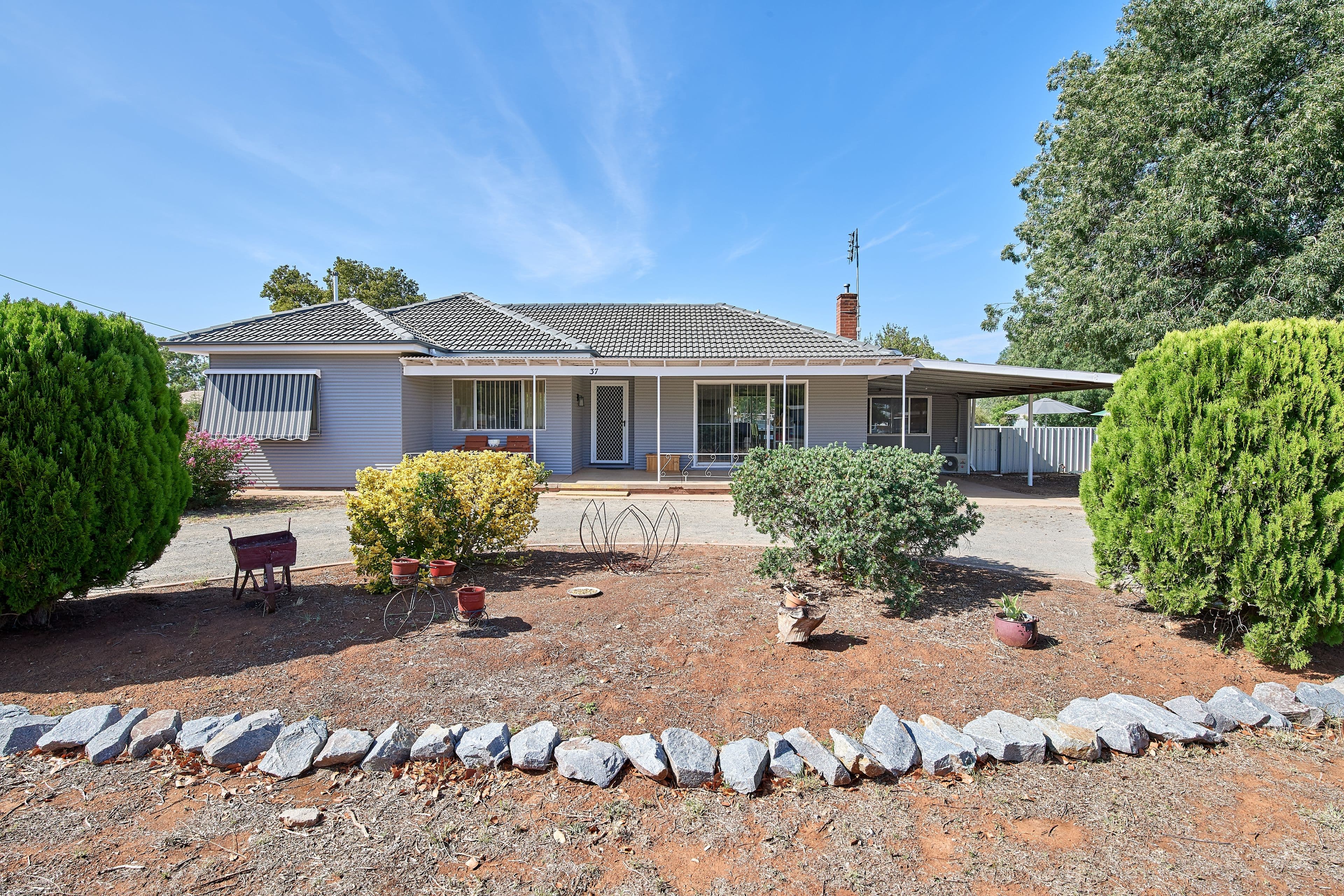 37 Moore Street, Ganmain NSW 2702, Ganmain - Image 1