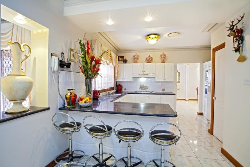 19 Tudor Crescent, CECIL HILLS NSW 2171, Cecil Hills - Thumbnail 2