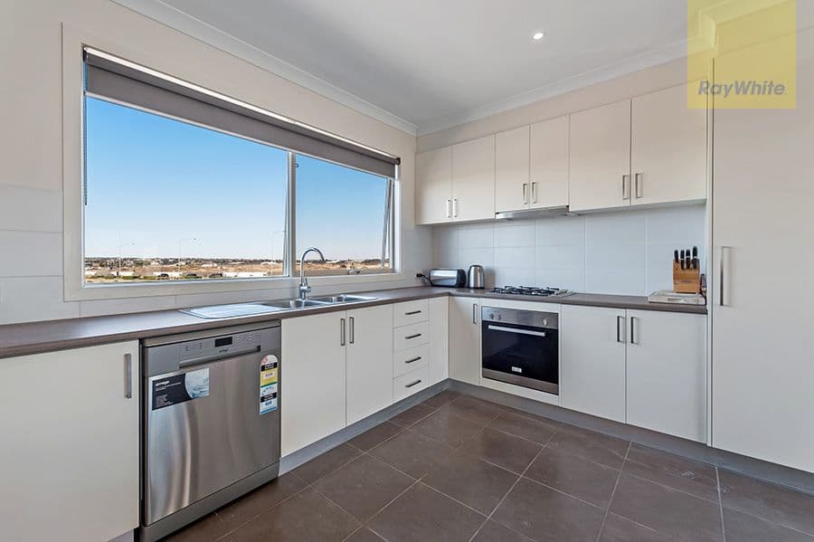 62 Marathon Boulevard, Craigieburn VIC 3064, Craigieburn - Thumbnail 2