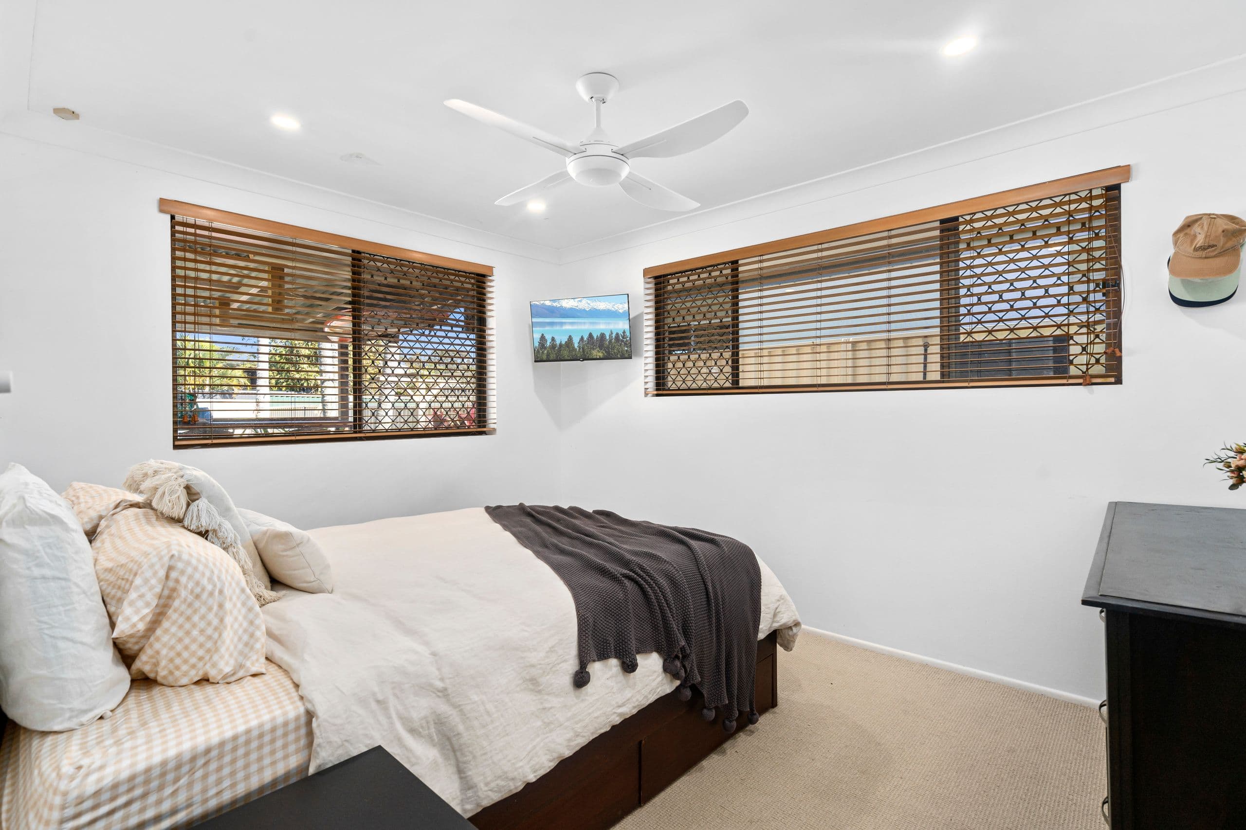 24 Tugun Street, Tugun QLD 4224, Tugun - Thumbnail 8