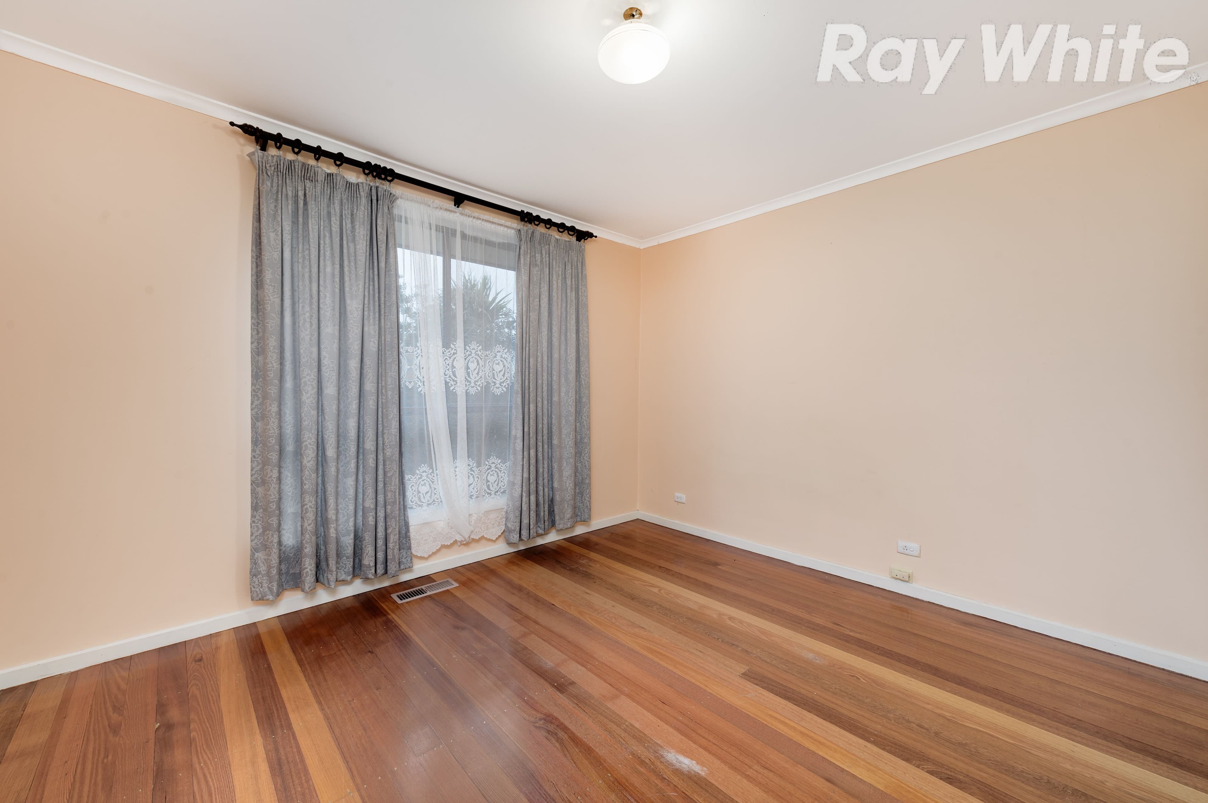 122 Redleap Avenue, Mill Park VIC 3082, Mill Park - Thumbnail 5