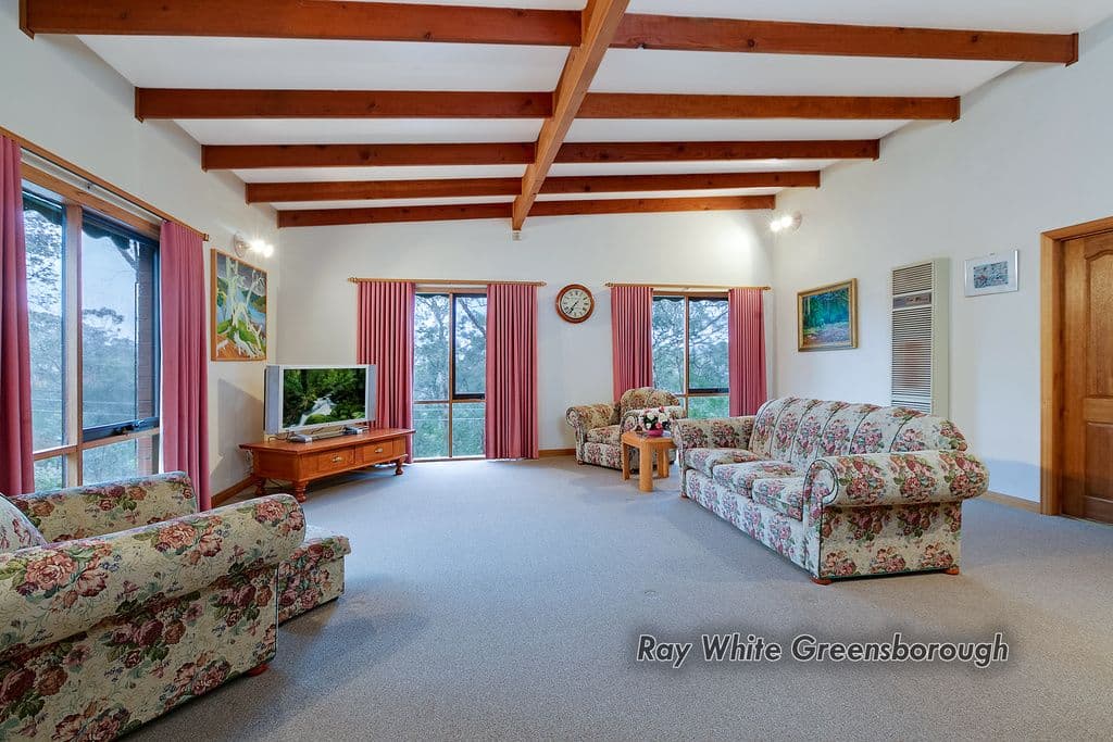 7 Pembroke Street, GREENSBOROUGH VIC 3088, Greensborough - Thumbnail 2