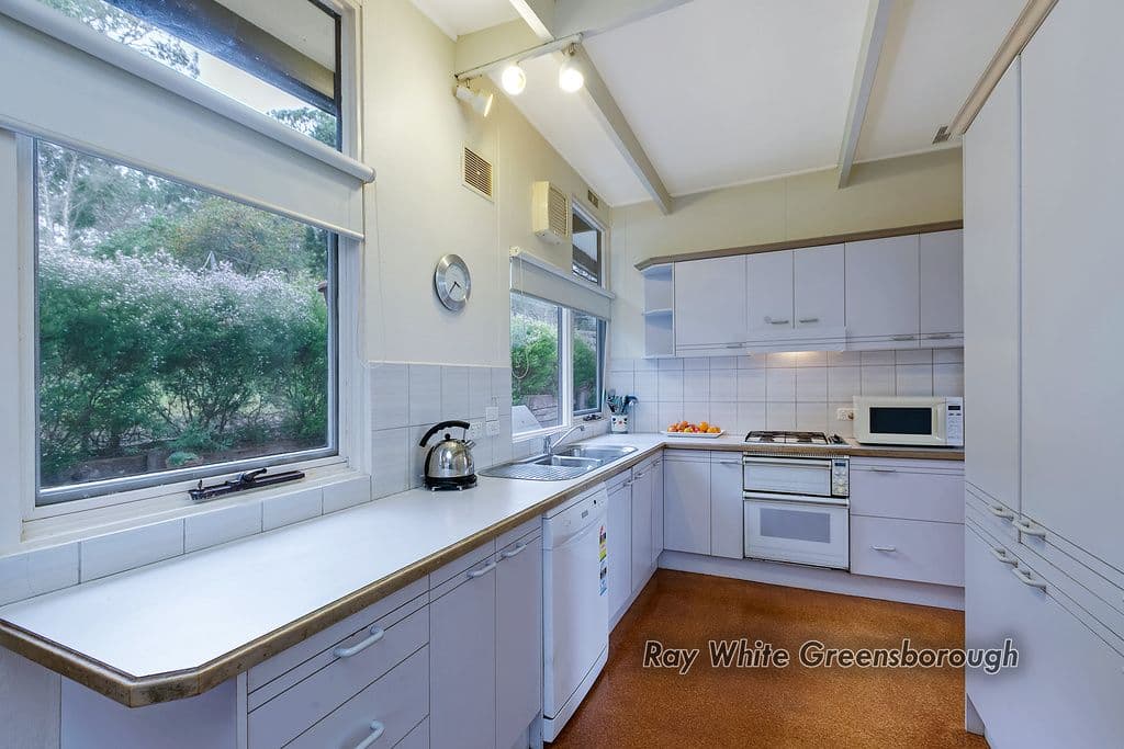 7 Pembroke Street, GREENSBOROUGH VIC 3088, Greensborough - Thumbnail 6