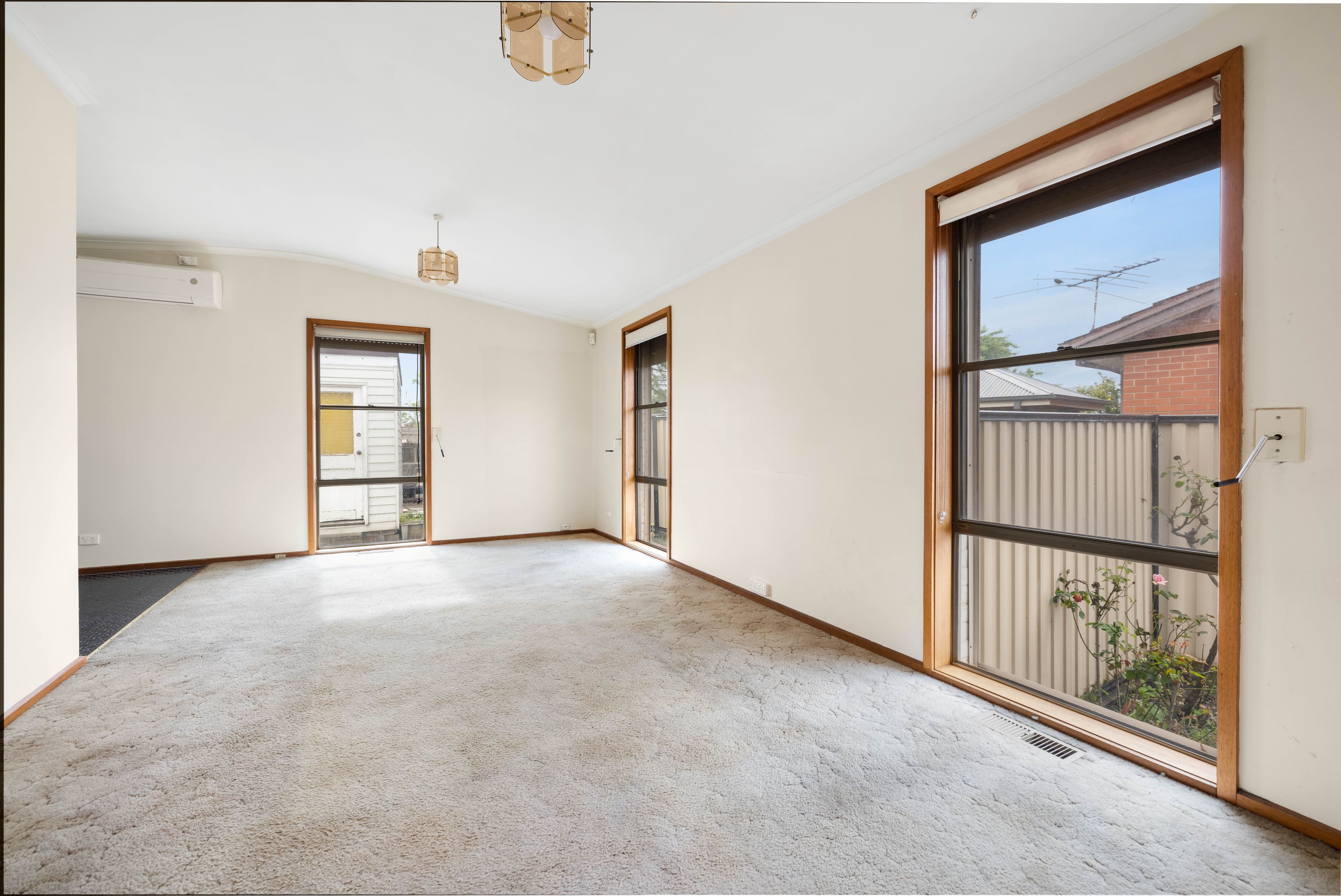 27 Tatura Crescent, Broadmeadows VIC 3047, Broadmeadows - Thumbnail 3
