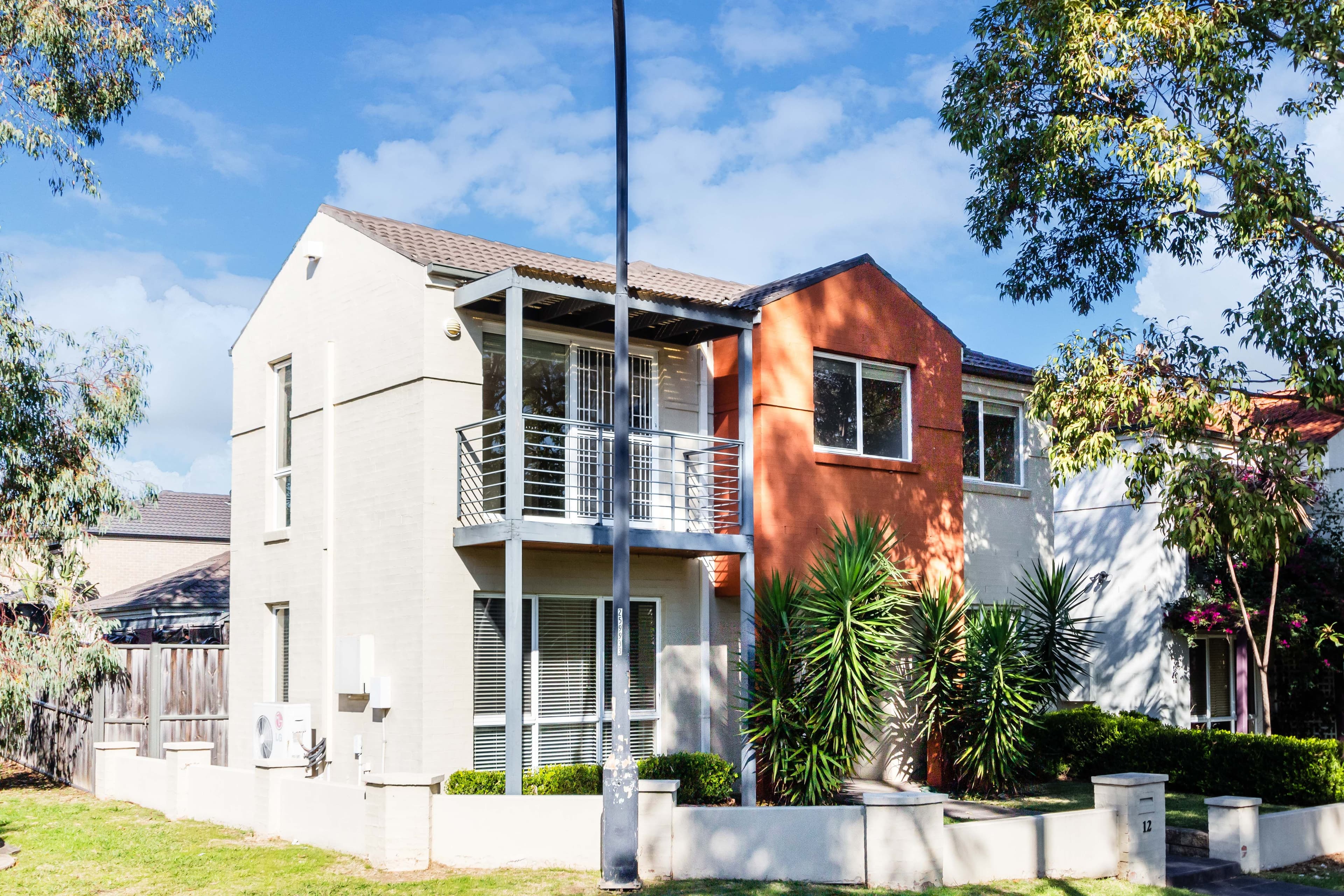 12 Kentwell Crescent, Stanhope Gardens - Image 1