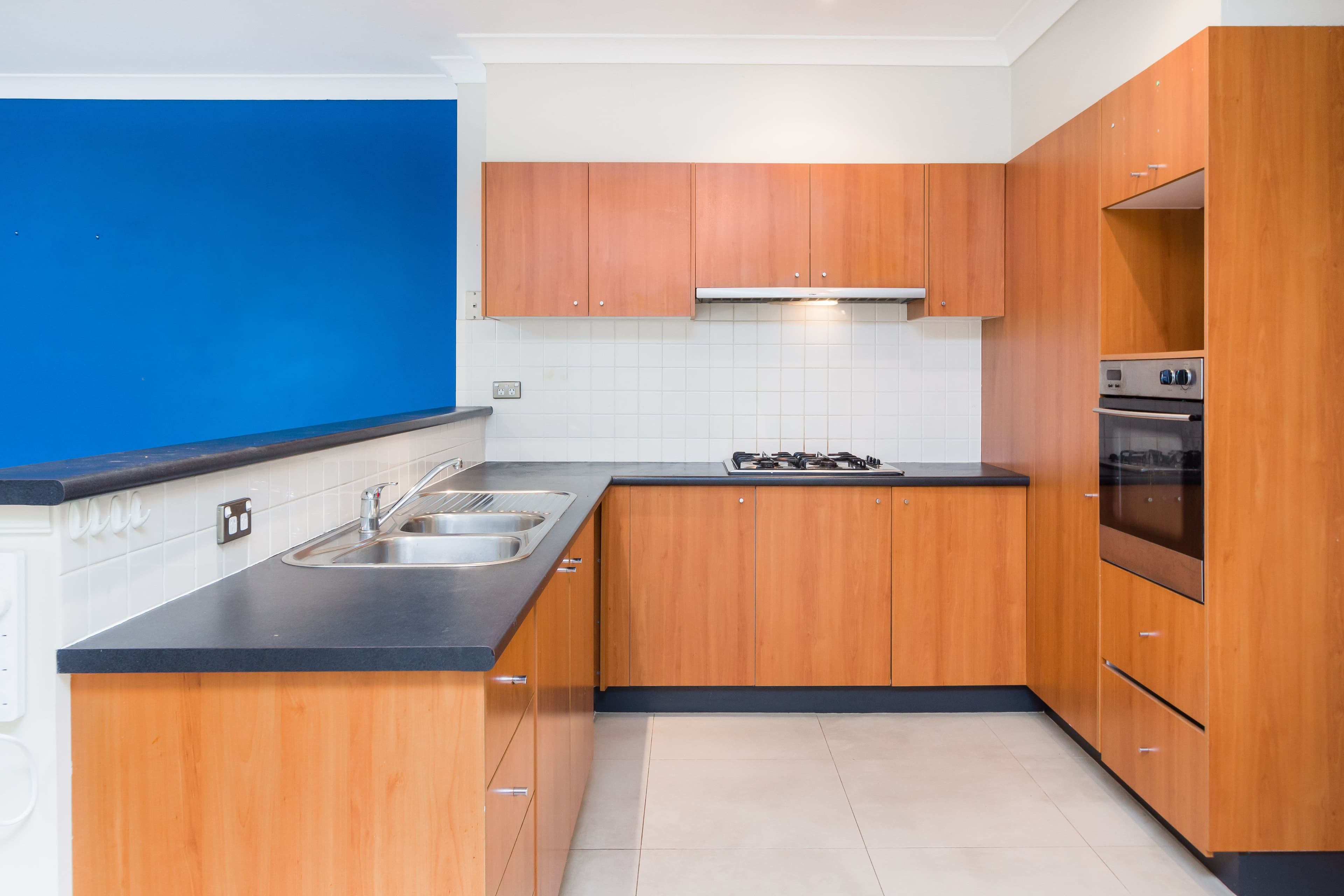 12 Kentwell Crescent, Stanhope Gardens - Thumbnail 2