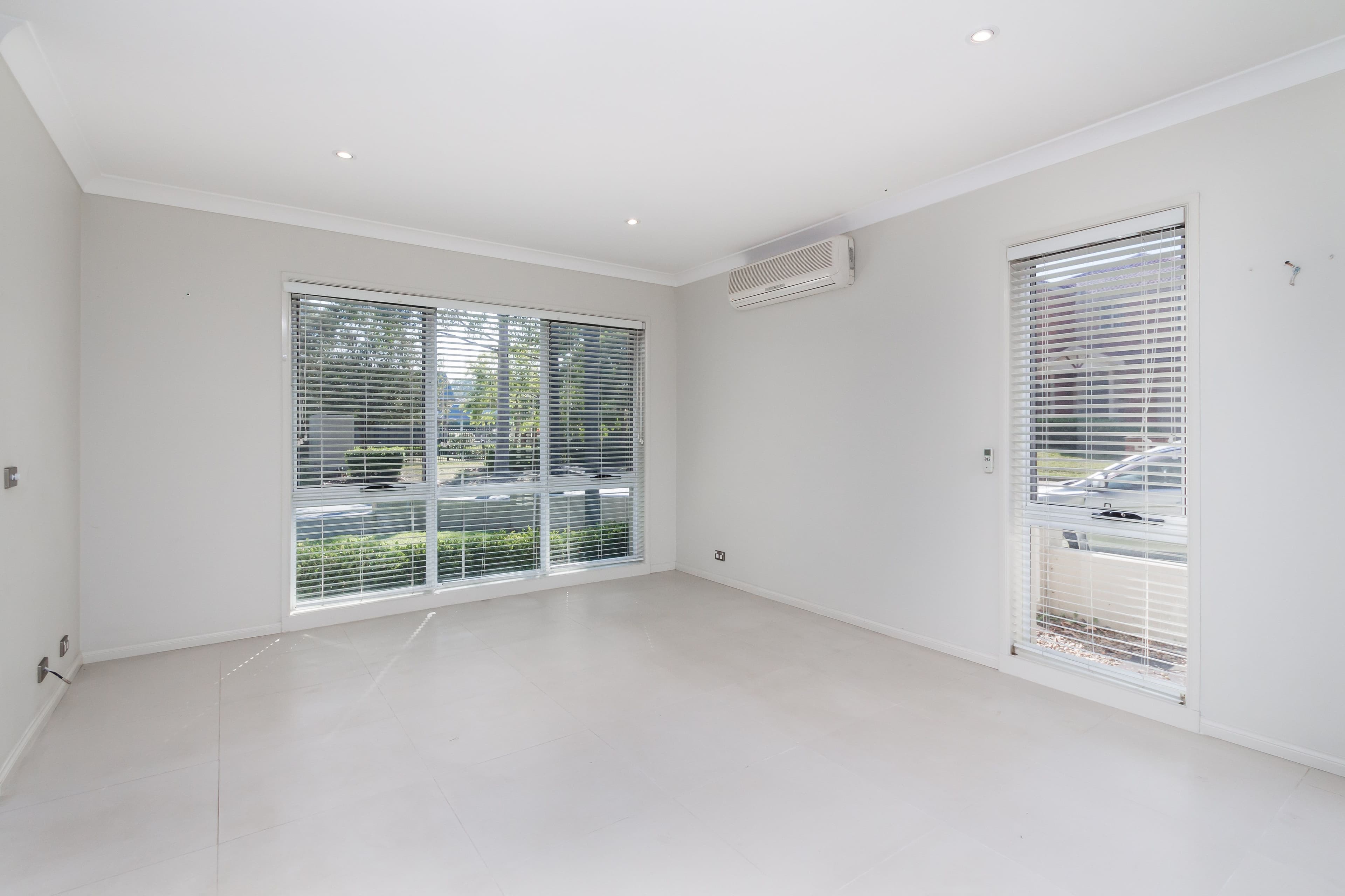 12 Kentwell Crescent, Stanhope Gardens - Thumbnail 3