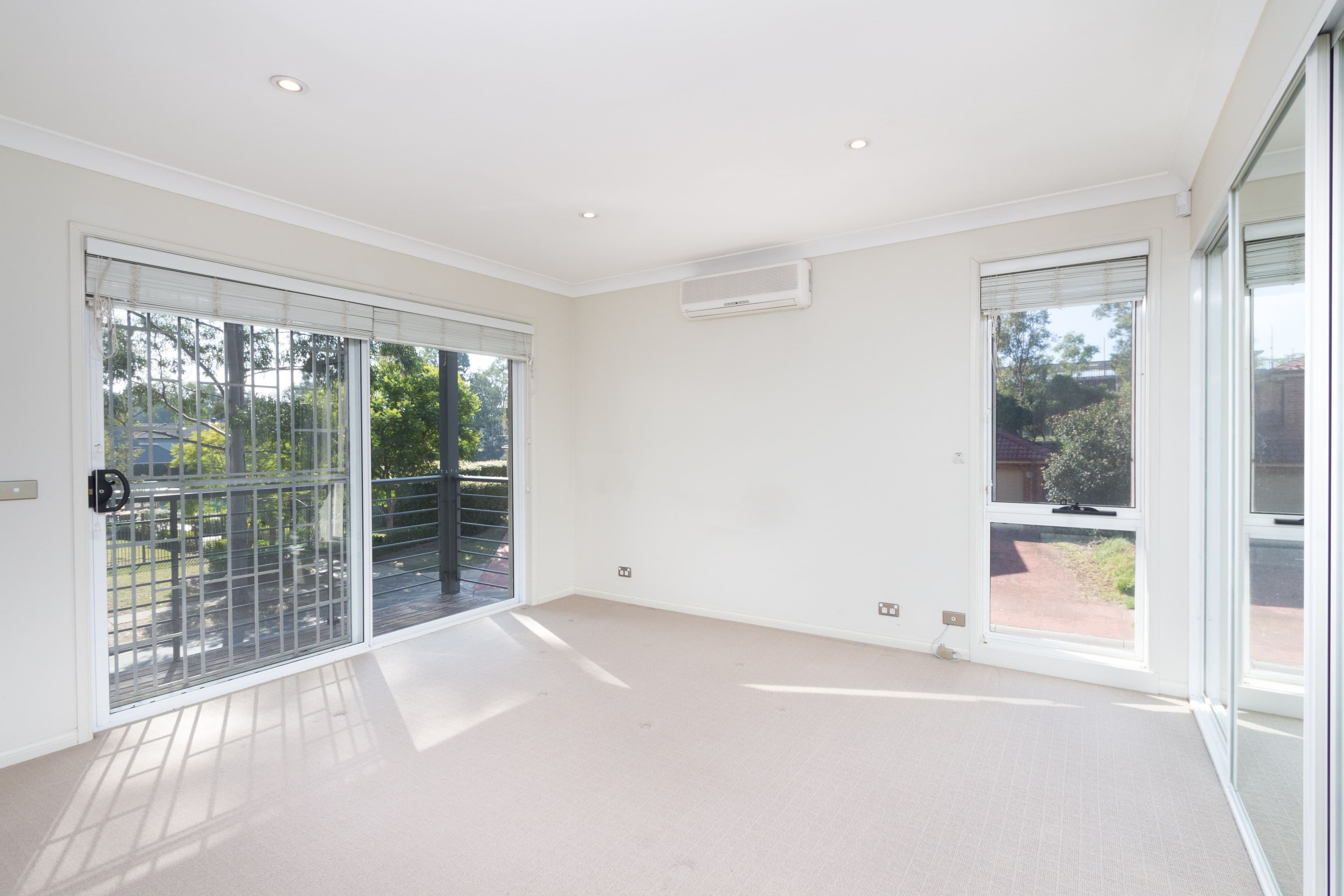12 Kentwell Crescent, Stanhope Gardens - Thumbnail 4