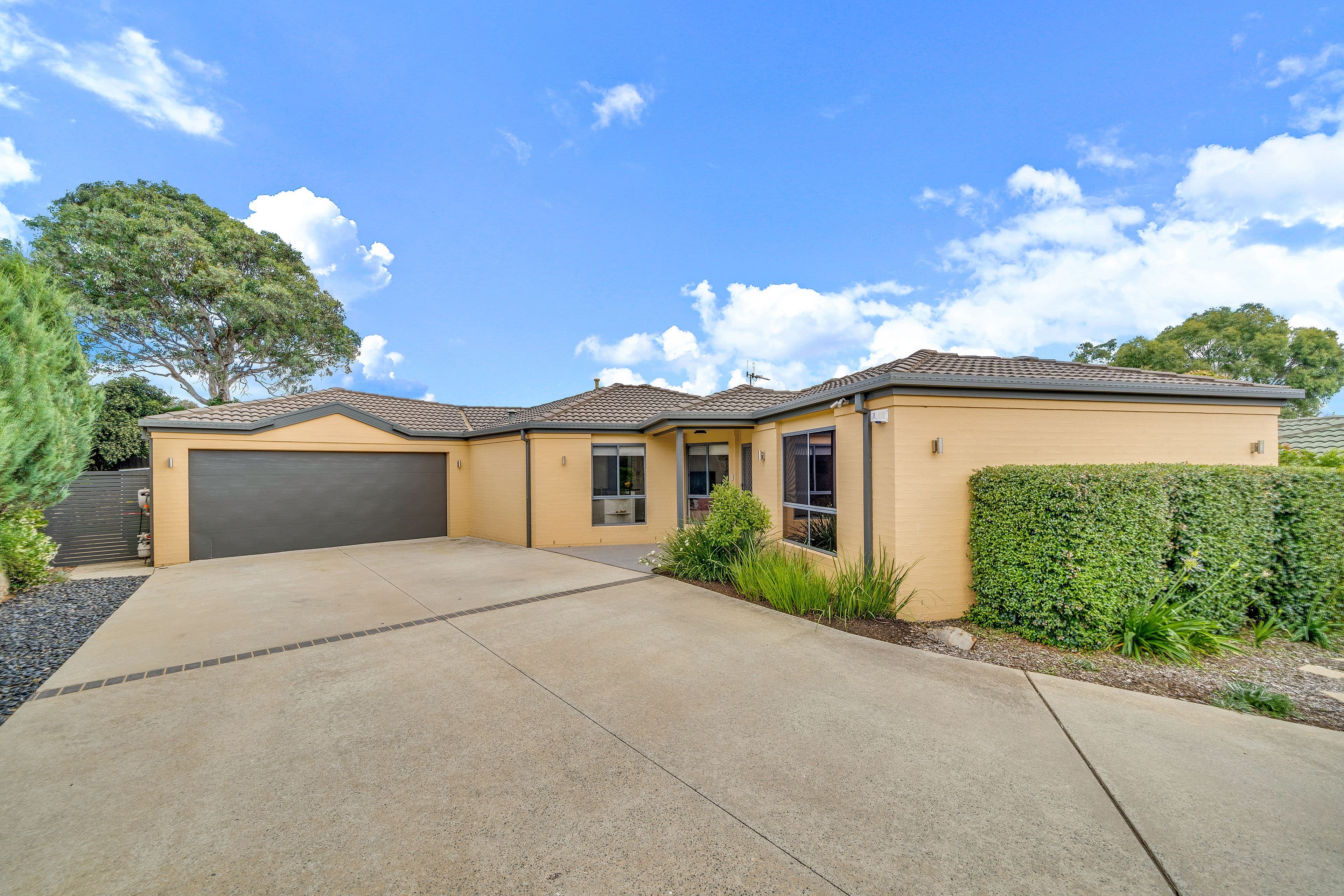 24 Hellmund Street, Queanbeyan NSW 2620, Queanbeyan West - Image 1