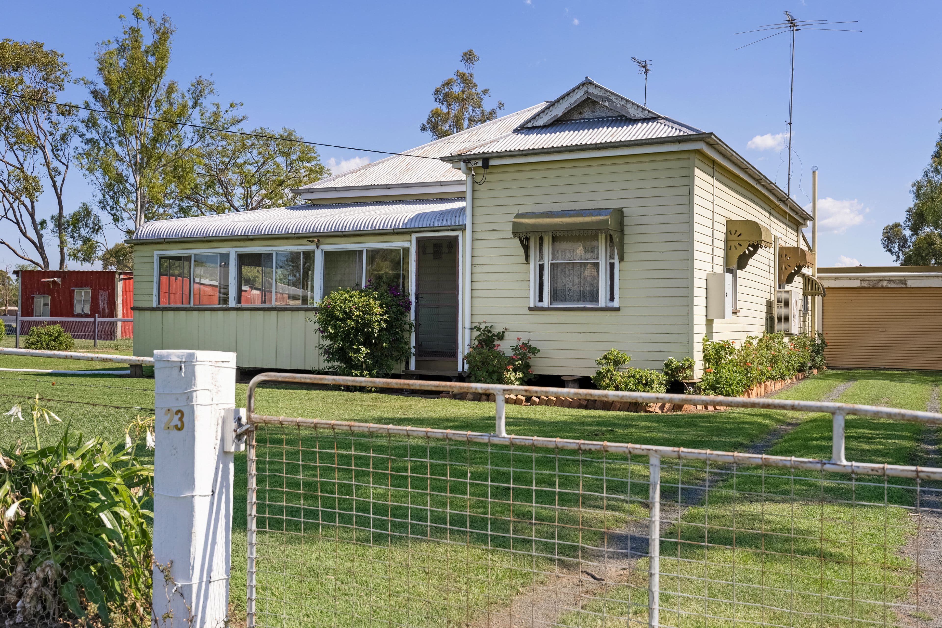 23-25 Cunliffe Street, Oakey QLD 4401, Oakey - Image 1